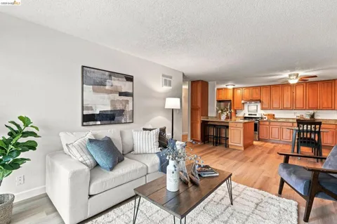 955 Shorepoint Court #208