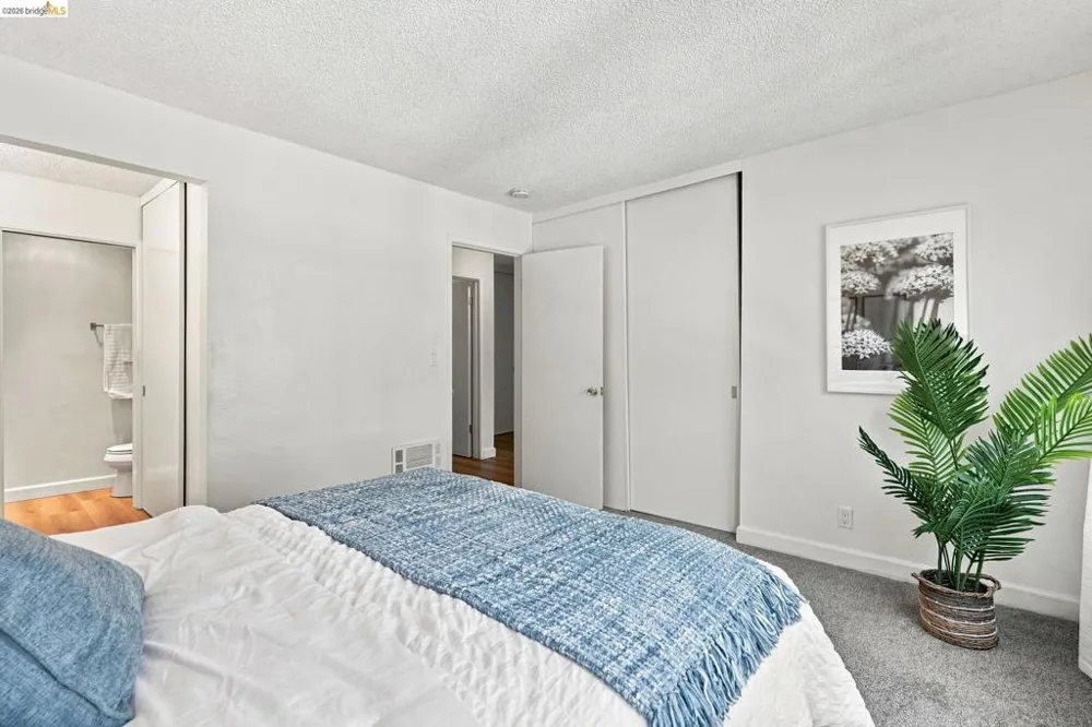 955 Shorepoint Court #208 Alameda, CA 94501