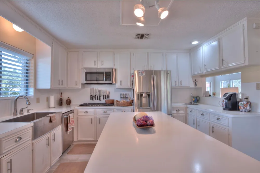 2702 S Pine Hill Drive Pearland, TX 77581