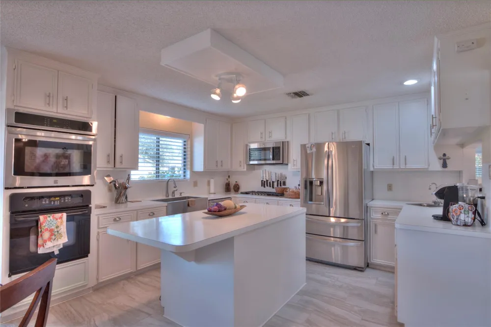 2702 S Pine Hill Drive Pearland, TX 77581