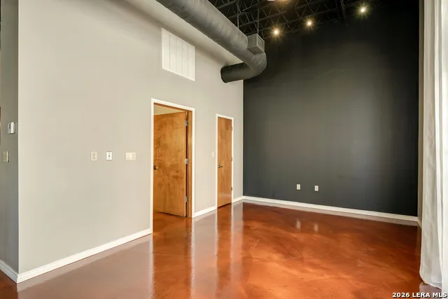 214 E Travis Unit APT 301 San Antonio, TX 78205