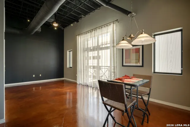 214 E Travis Unit APT 301 San Antonio, TX 78205