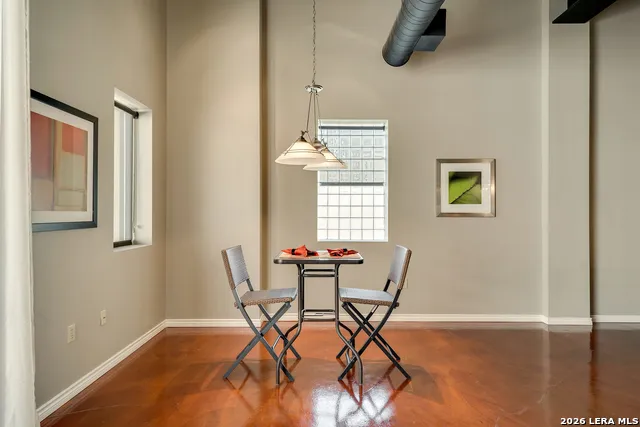 214 E Travis Unit APT 301 San Antonio, TX 78205