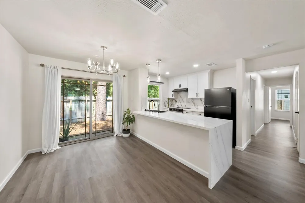 7 Hasting Oak Court The Woodlands, TX 77381