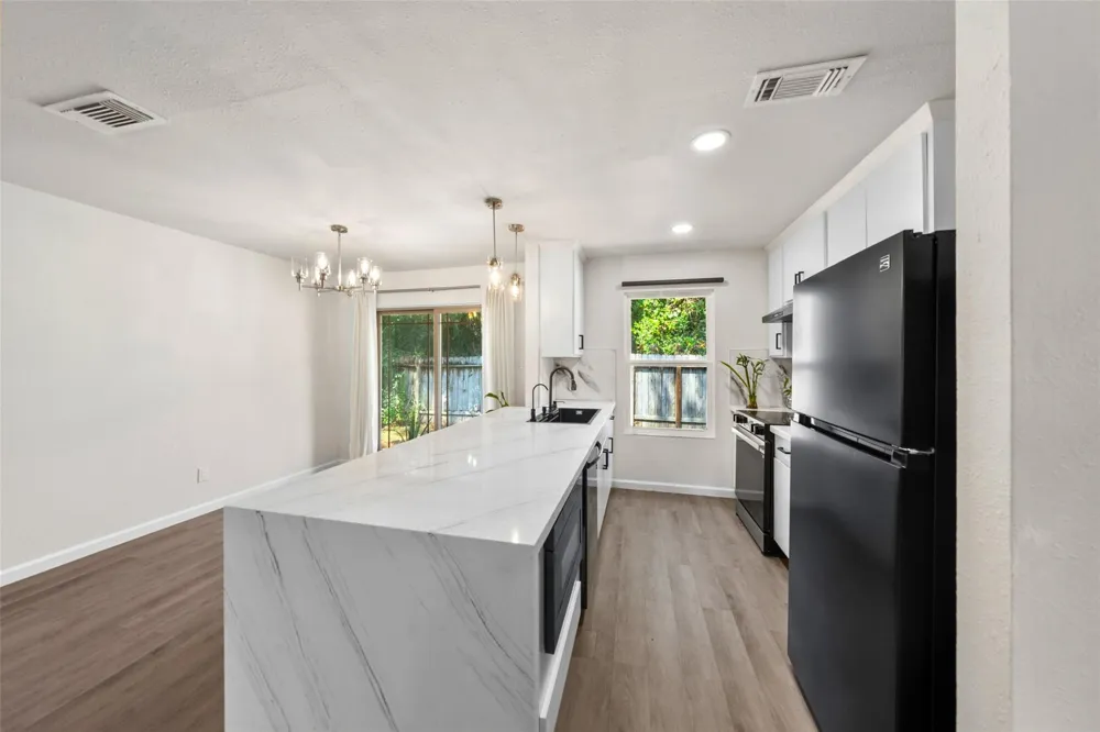 7 Hasting Oak Court The Woodlands, TX 77381