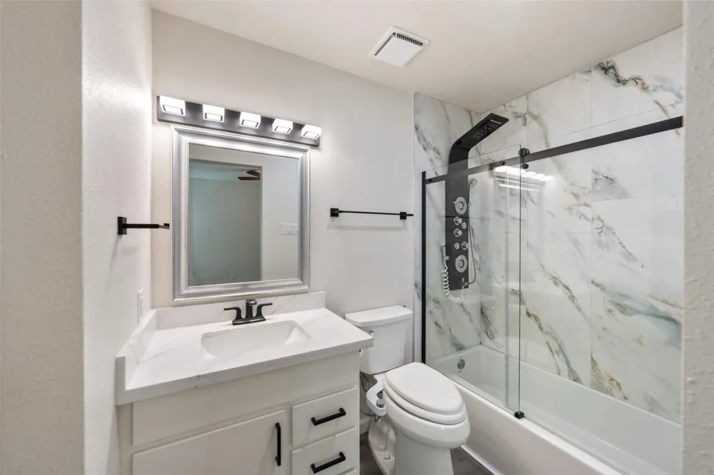 7 Hasting Oak Court The Woodlands, TX 77381