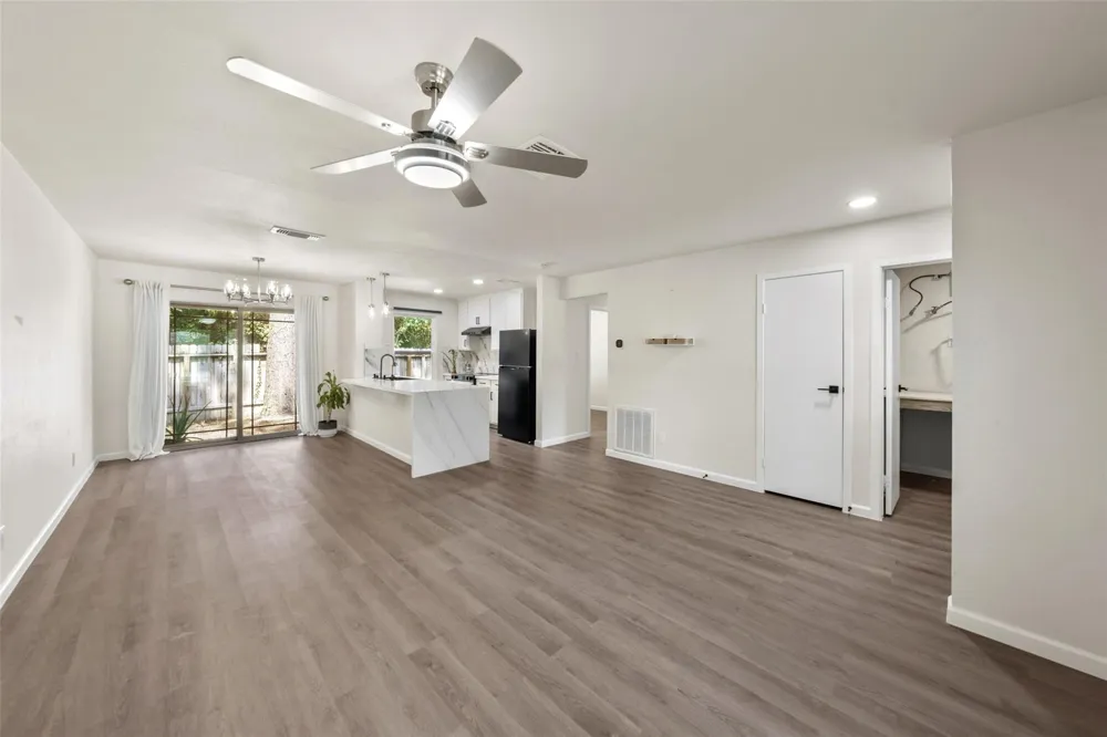 7 Hasting Oak Court The Woodlands, TX 77381