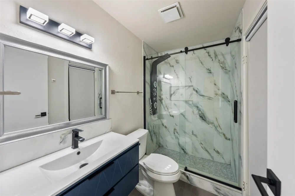7 Hasting Oak Court The Woodlands, TX 77381
