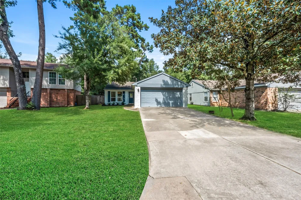 7 Hasting Oak Court The Woodlands, TX 77381