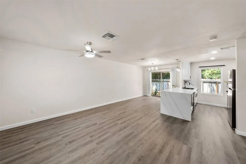 7 Hasting Oak Court The Woodlands, TX 77381