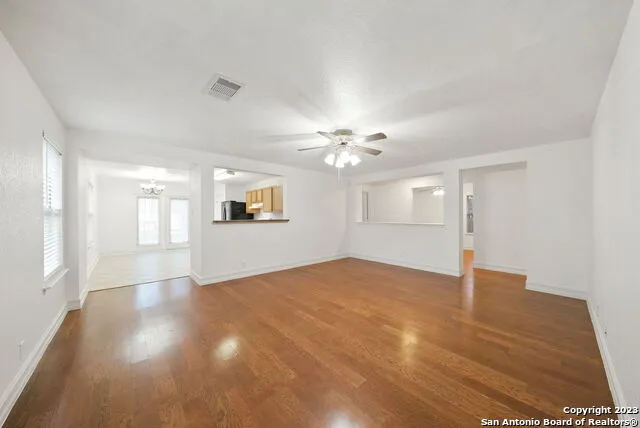10215 TIGER BAY San Antonio, TX 78251