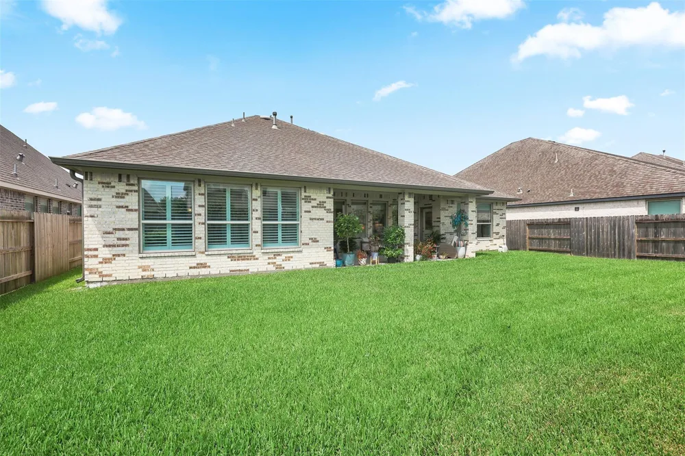 5515 Elden Trail Pasadena, TX 77505