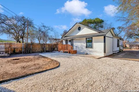 439 W Lubbock St