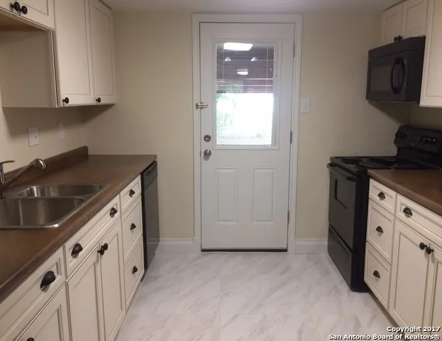 10515 Hillbrook Unit 1 Schertz, TX 78108