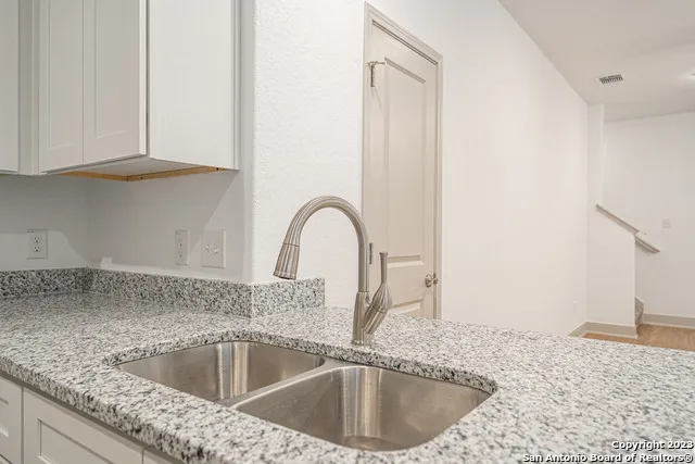 13513 Tulipwood Nook Unit 102 San Antonio, TX 78253