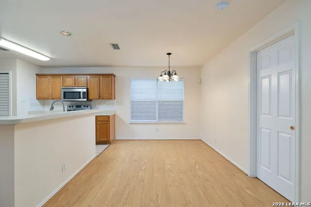 30 PEMBROKE LN San Antonio, TX 78240