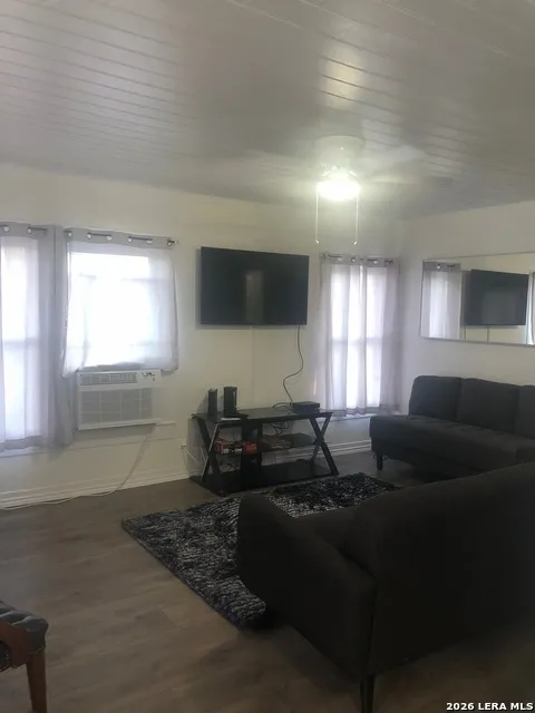 2427 W SOUTHCROSS Unit REAR San Antonio, TX 78211