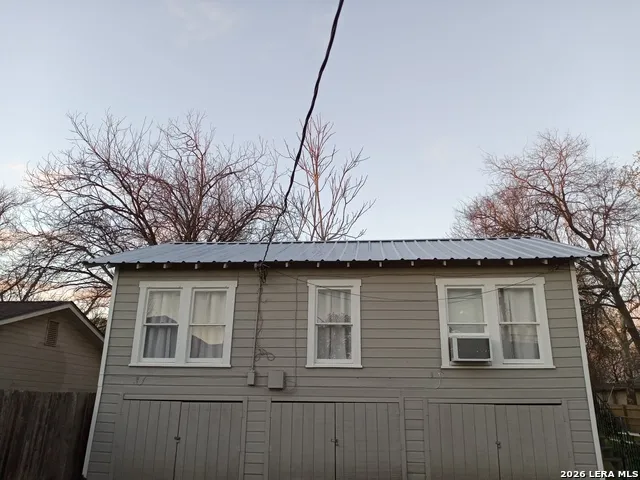 2427 W SOUTHCROSS Unit REAR San Antonio, TX 78211