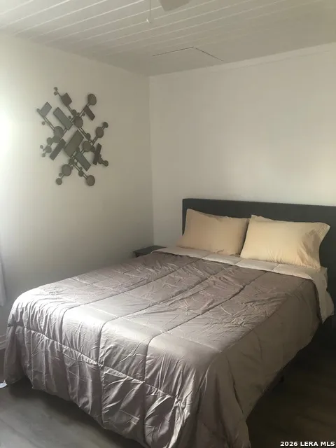 2427 W SOUTHCROSS Unit REAR San Antonio, TX 78211