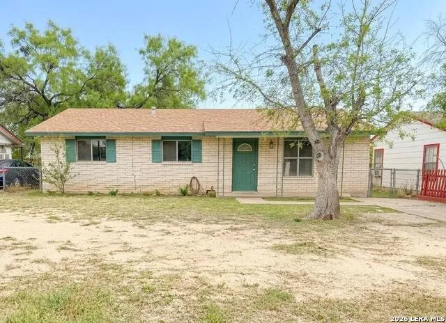 1626 Bowles St Eagle Pass, TX 78852