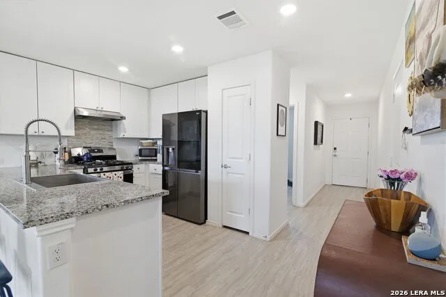 11942 Fuzzy Path San Antonio, TX 78221