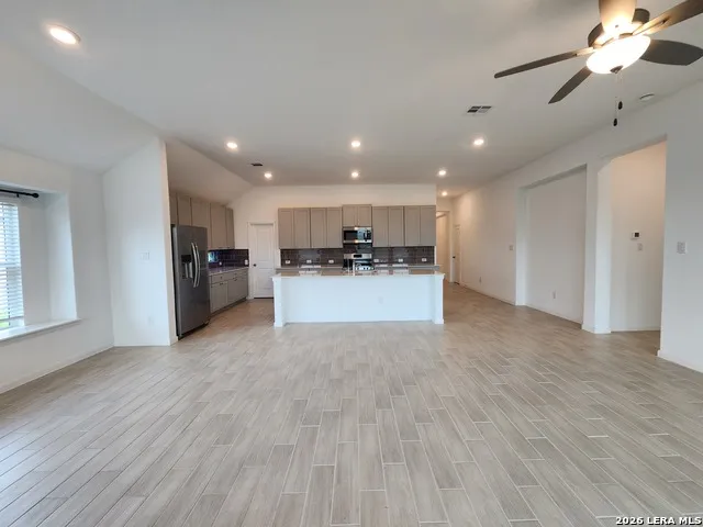 5923 CORSICANA CV Seguin, TX 78155