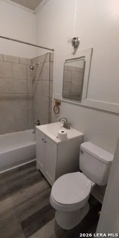 816 E Carson St San Antonio, TX 78208