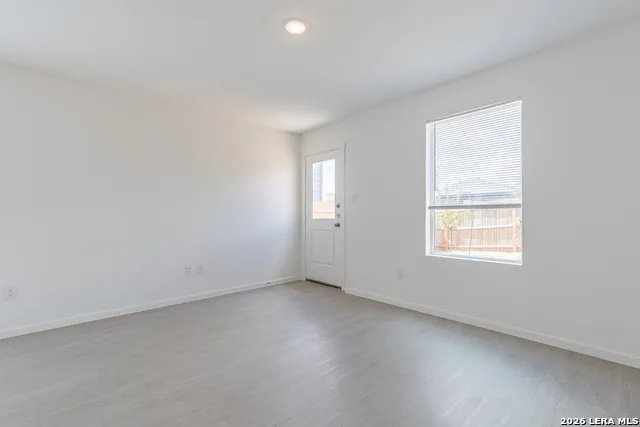 6749 MARBLE RDG Elmendorf, TX 78112
