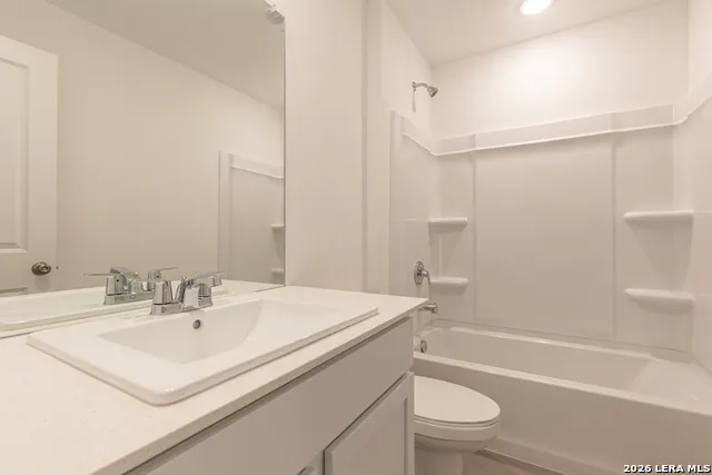 6749 MARBLE RDG Elmendorf, TX 78112
