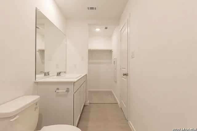 6749 MARBLE RDG Elmendorf, TX 78112
