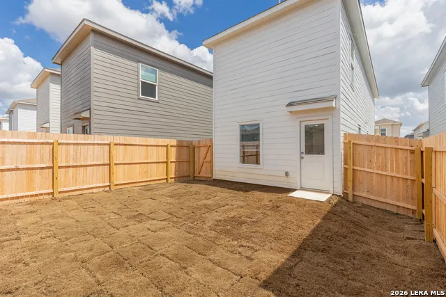6749 MARBLE RDG Elmendorf, TX 78112