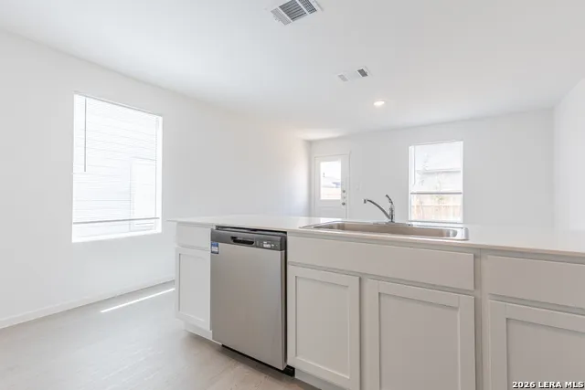 6749 MARBLE RDG Elmendorf, TX 78112