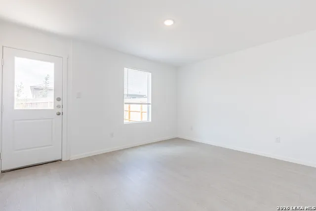 6749 MARBLE RDG Elmendorf, TX 78112