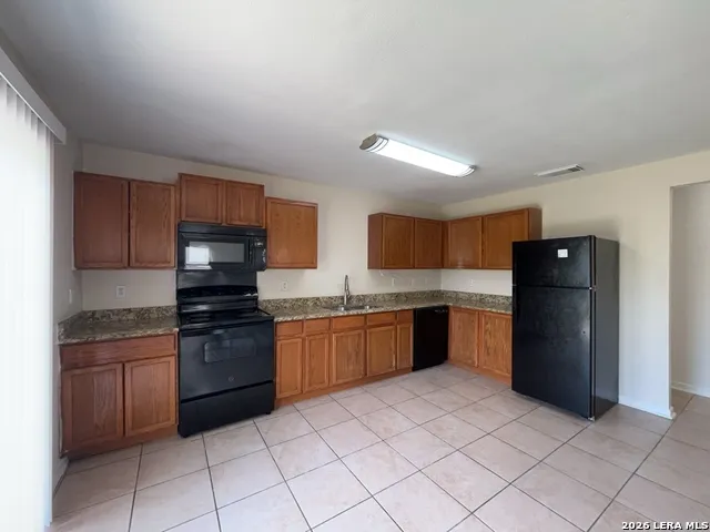 6667 Beech Trail Converse, TX 78109