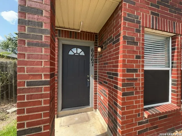 6667 Beech Trail Converse, TX 78109