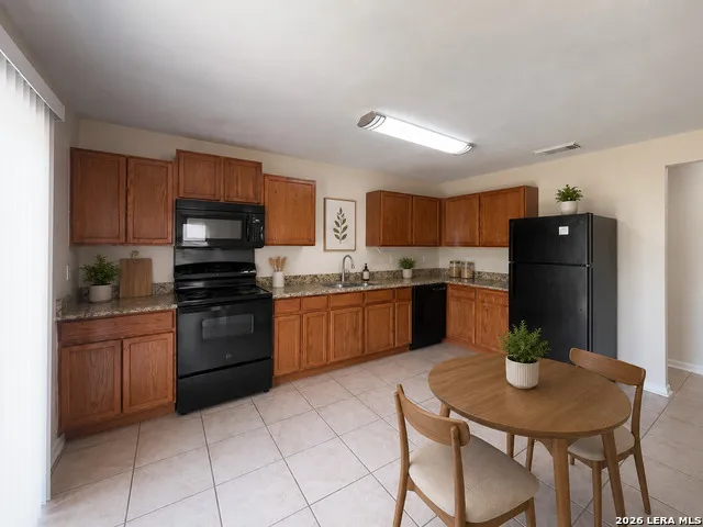 6667 Beech Trail Converse, TX 78109