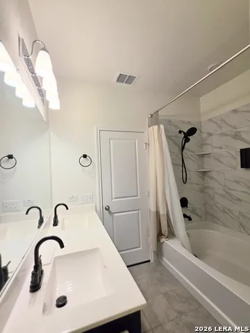 250 W FLOWING RIVER DR Boerne, TX 78006