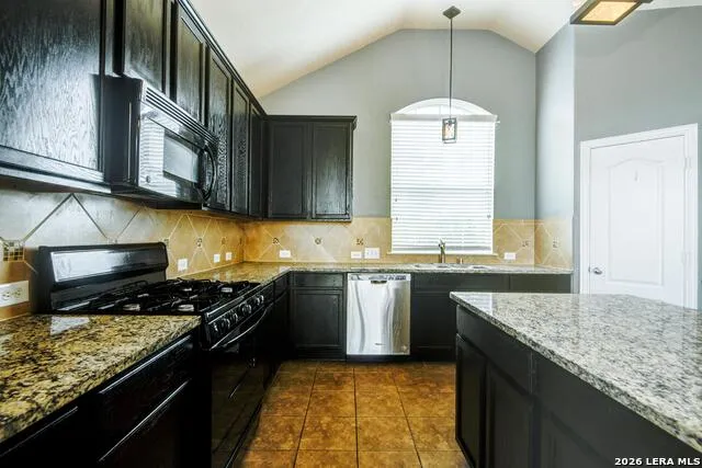 122 Bright Brook Lane Dickinson, TX 77539