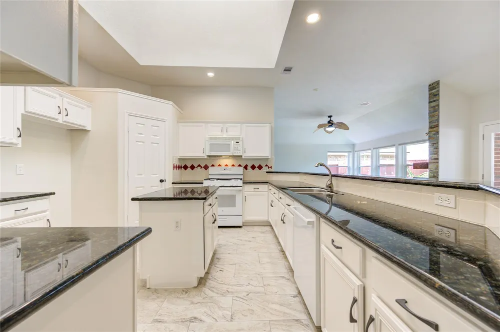 15831 Laurel Cove Cove Tomball, TX 77377