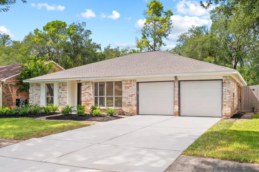 2623 Coopers Post Lane Sugar Land, TX 77478