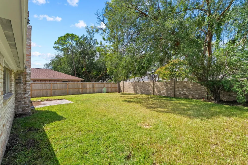 2623 Coopers Post Lane Sugar Land, TX 77478