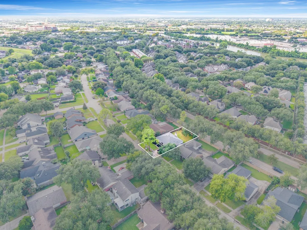 2623 Coopers Post Lane Sugar Land, TX 77478