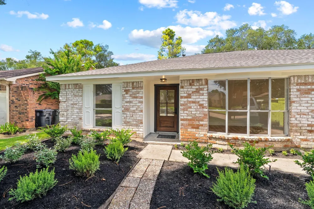 2623 Coopers Post Lane Sugar Land, TX 77478