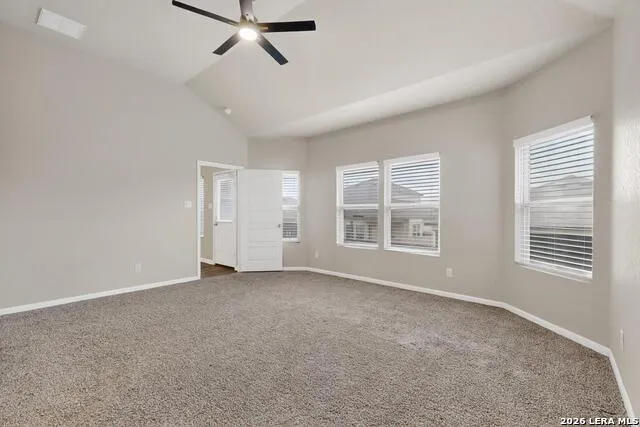1141 AMBER LK Seguin, TX 78155