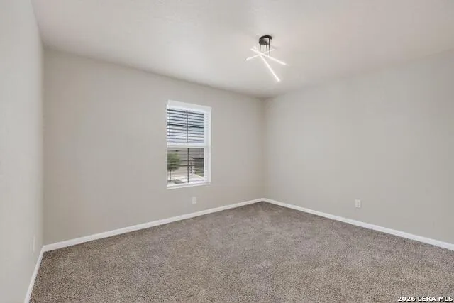 1141 AMBER LK Seguin, TX 78155