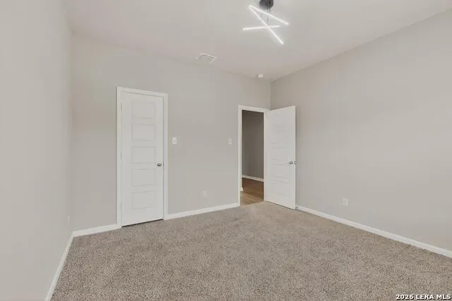 1141 AMBER LK Seguin, TX 78155