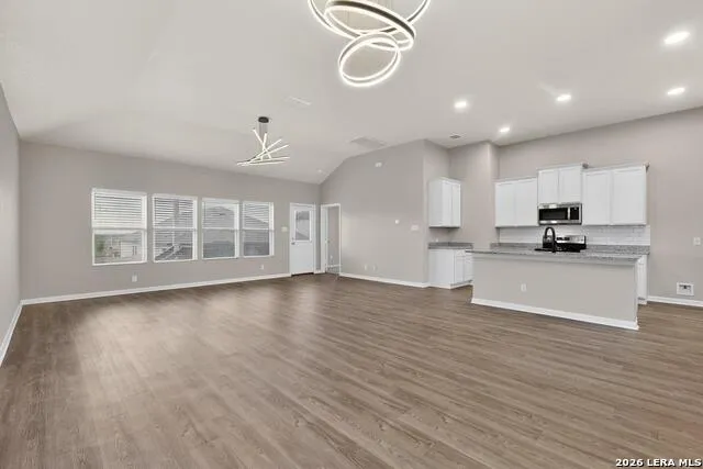 1141 AMBER LK Seguin, TX 78155