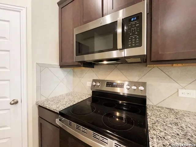 5435 Devils Gate Unit 2 Converse, TX 78109