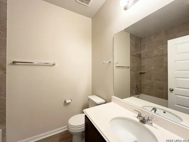 5435 Devils Gate Unit 2 Converse, TX 78109