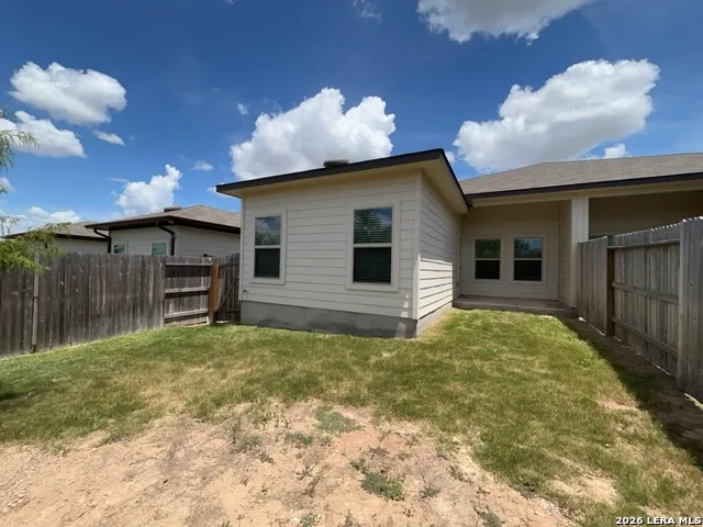 5435 Devils Gate Unit 2 Converse, TX 78109